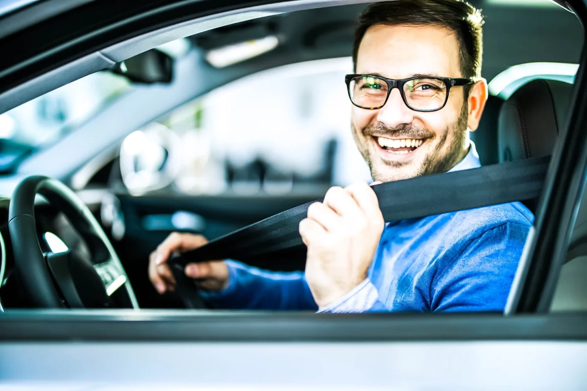 Should You Lease or Buy a Vehicle for Your Business in Canada?