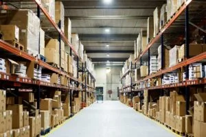Warehouse vs. Distribution Center: Choosing the Right Inventory Facility
